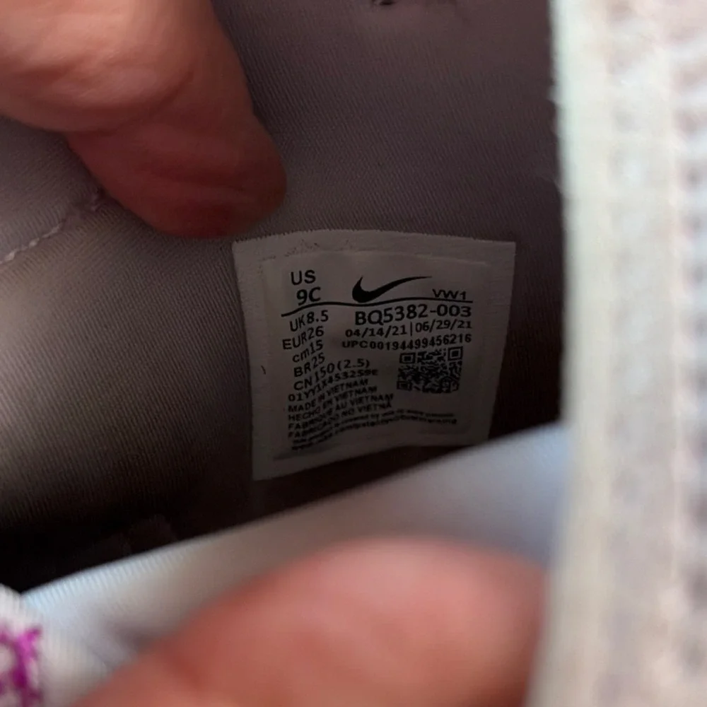 Nike‎ girls Binzie rain boot Gray Purple US 9C